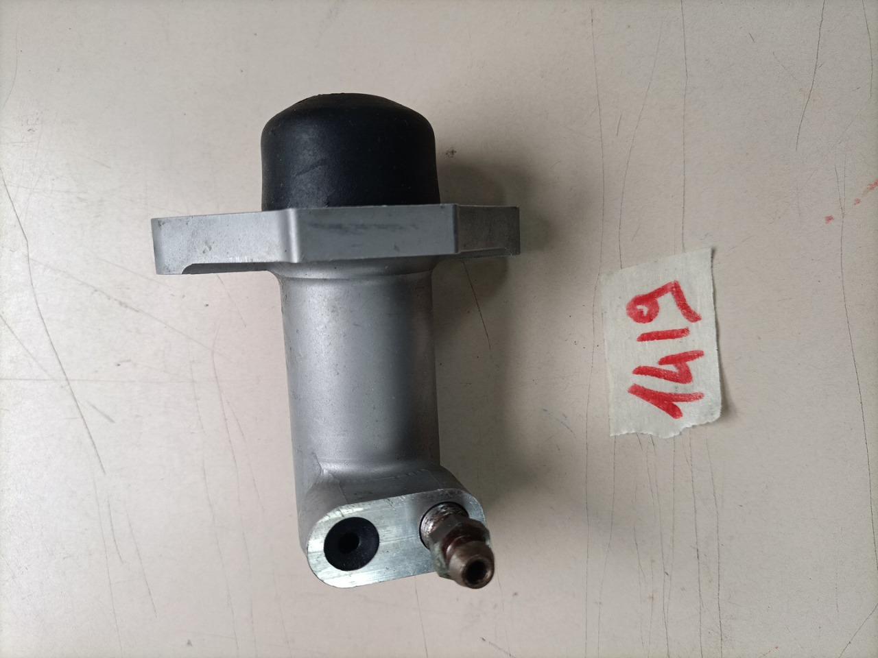 Cylindre récepteur d'embrayage Lamborghini Espada LesAnciennes.com