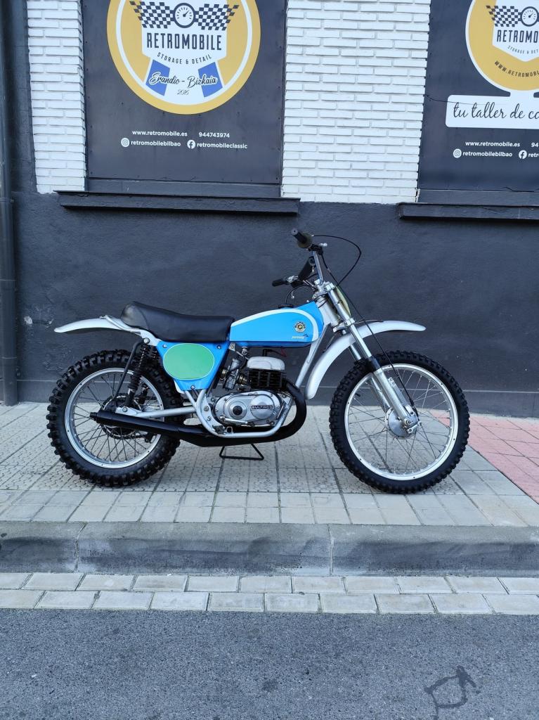 1974 Bultaco Pursang MK7 250 - Ex-Miguel Angel Men LesAnciennes.com