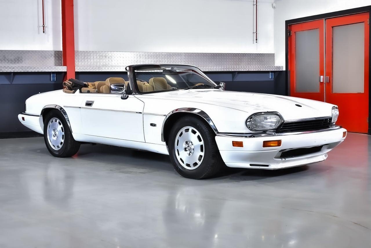1996 Jaguar XJS Convertible 4,0L I6 "Celebration E LesAnciennes.com