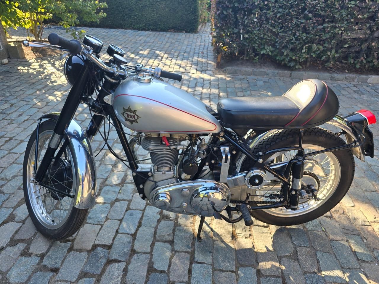 BSA Gold Star 350 CC - 1951 LesAnciennes.com