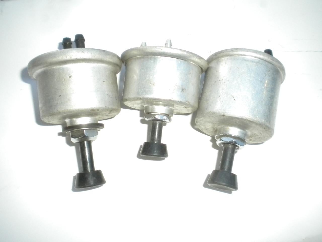 Pompe lave glace a main r8 gordini r8s LesAnciennes.com
