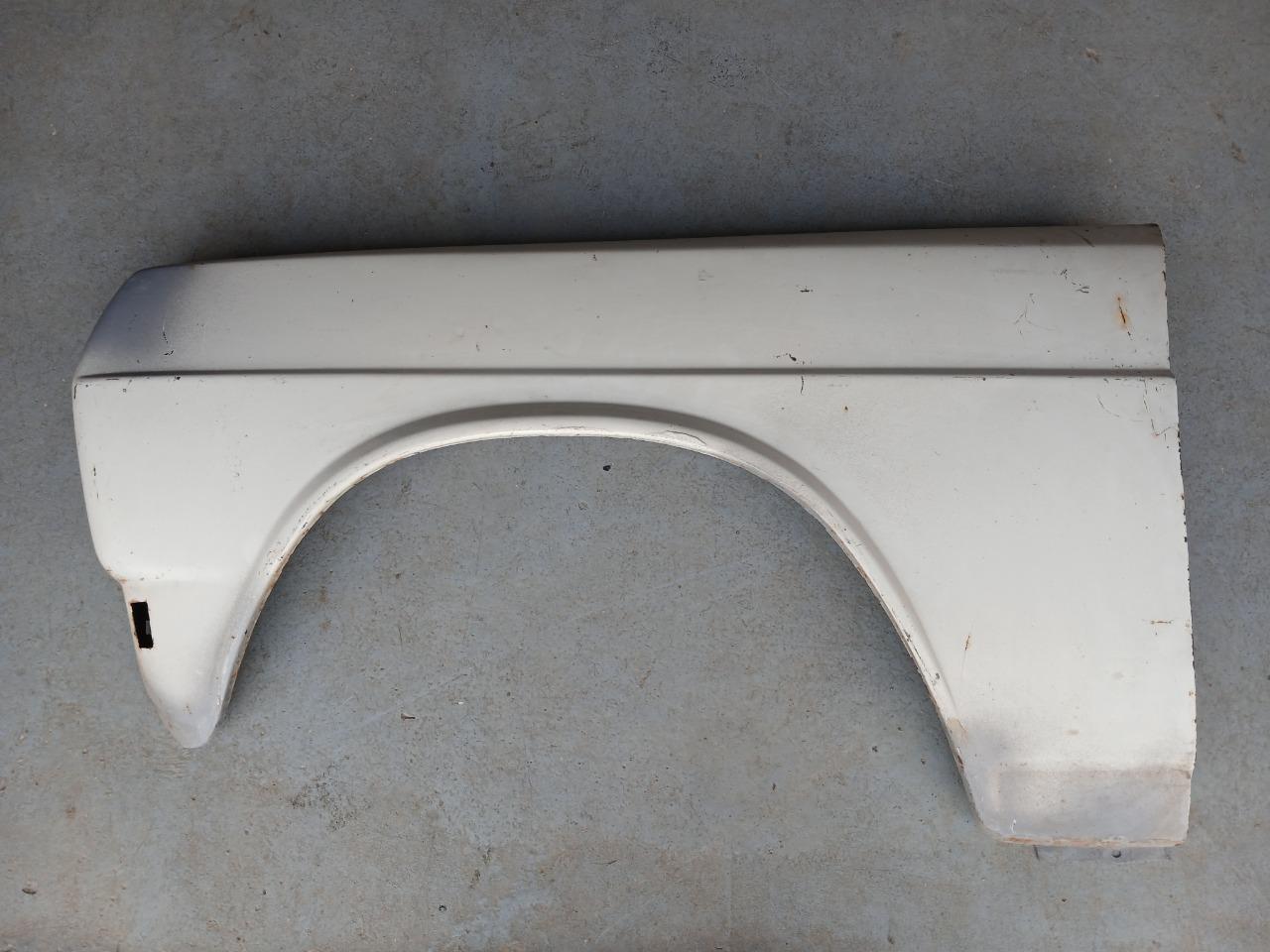 Aile avant gauche SIMCA 1100 blanche LesAnciennes.com