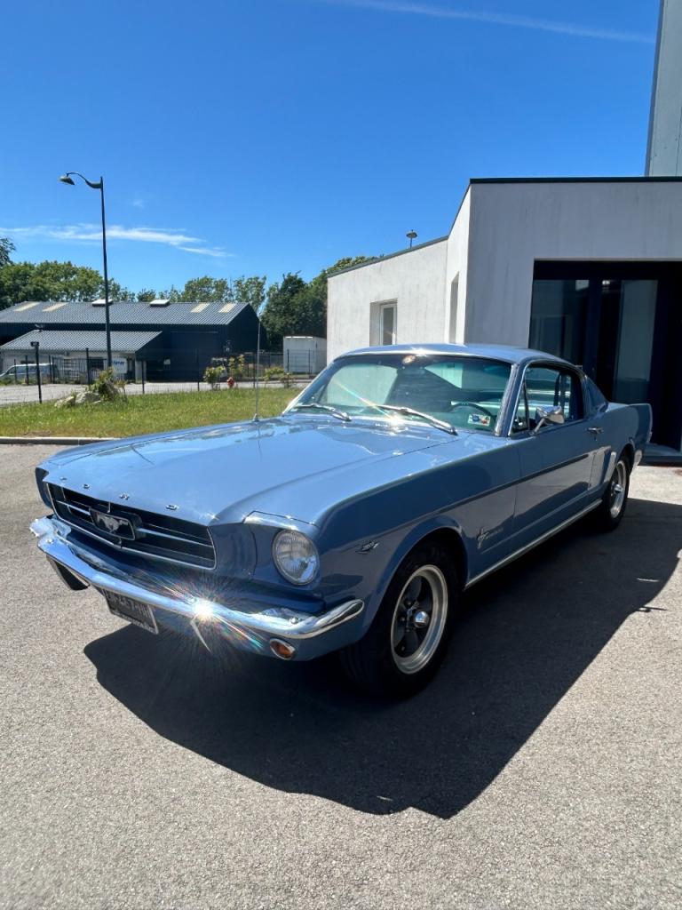 FORD Mustang Fastback - 1965 LesAnciennes.com