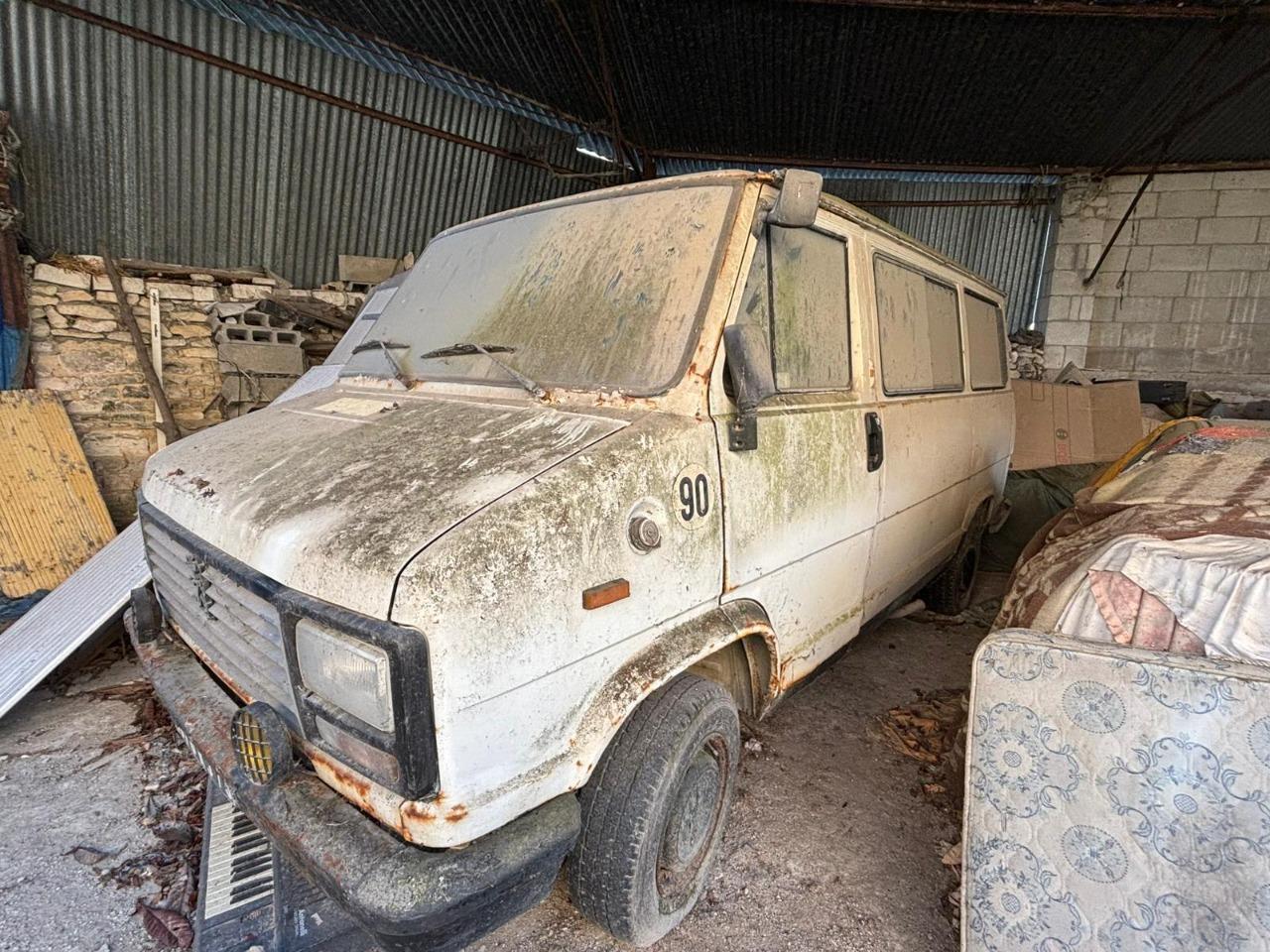 PEUGEOT J5 - 1990 LesAnciennes.com