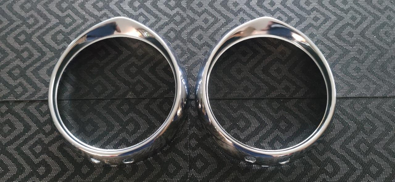 Cerclages de phares ducellier PEUGEOT 404 LesAnciennes.com