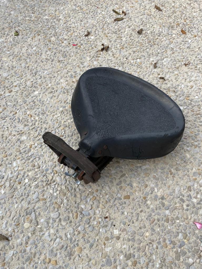 Selle TERROT 250 FLG LesAnciennes.com