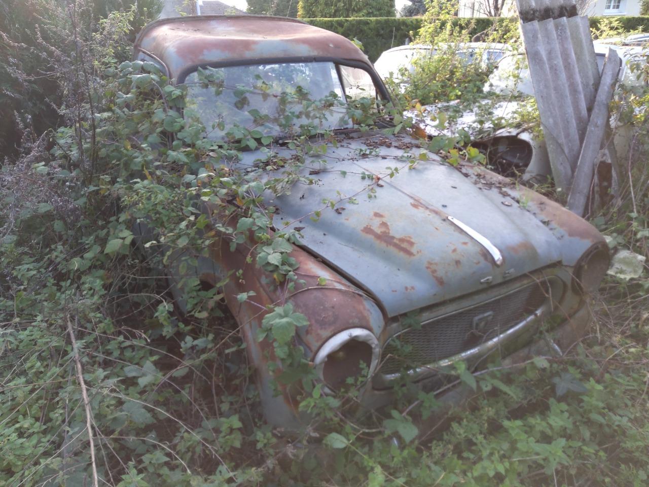 Lot de pièces PEUGEOT 403 Berline / ' LesAnciennes.com