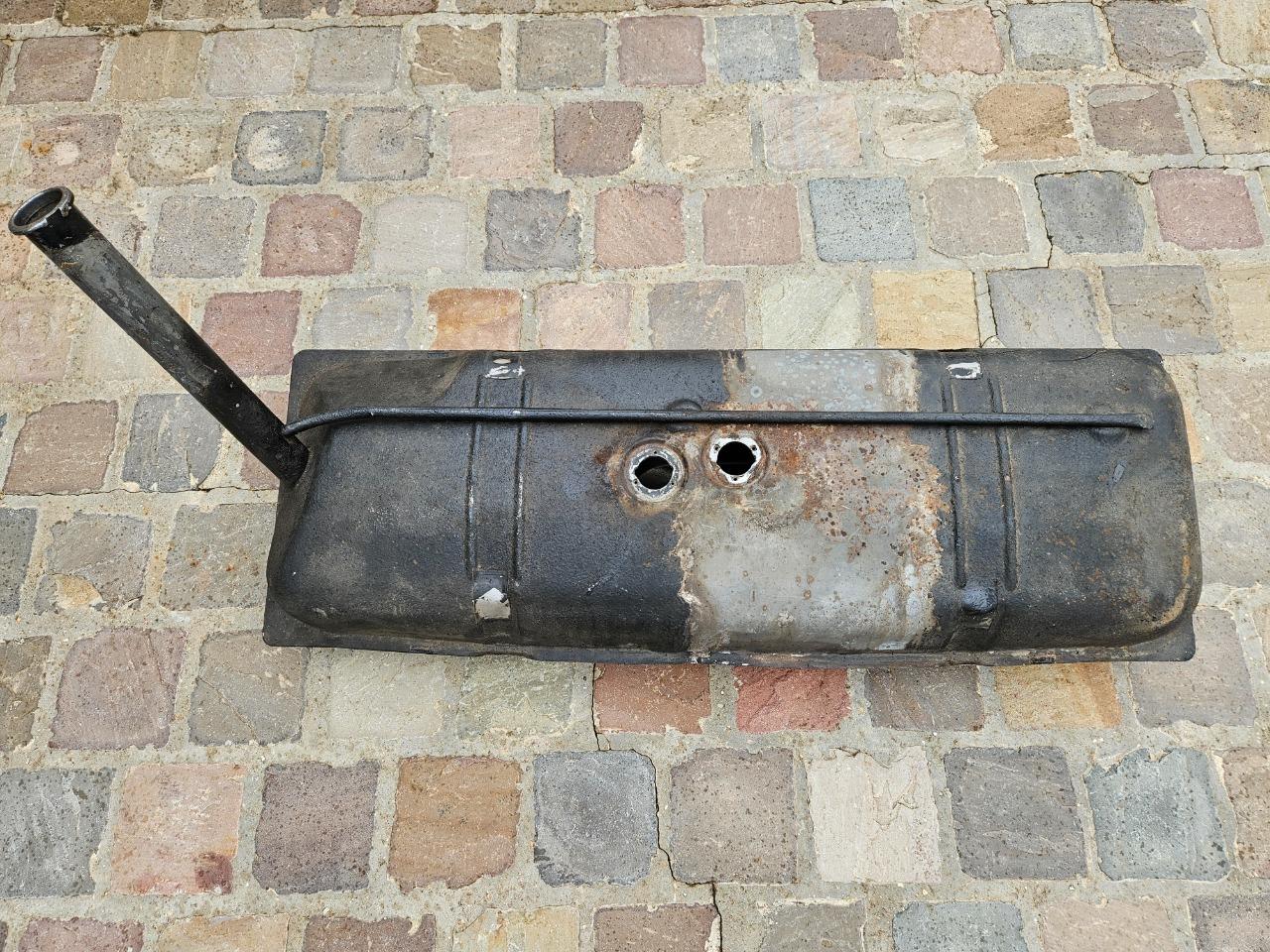 Réservoir CITROEN Traction 11 BL LesAnciennes.com