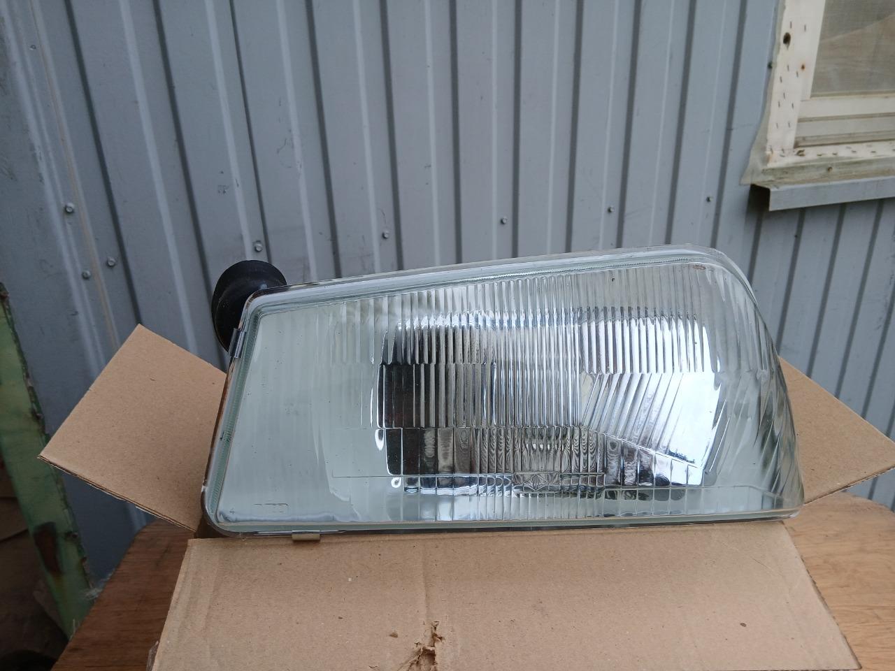 Phare PEUGEOT 505 LesAnciennes.com