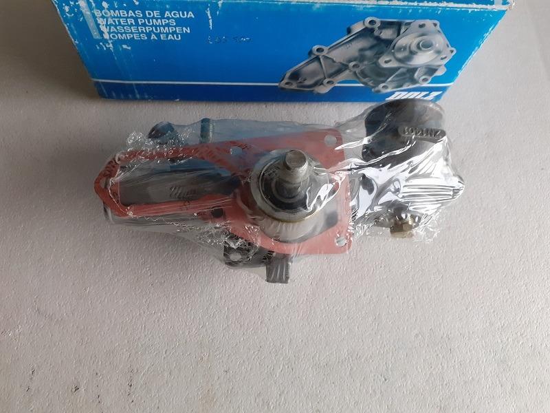 Pompe à eau PEUGEOT 404 LesAnciennes.com