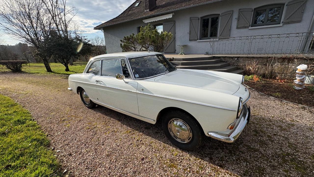 PEUGEOT 404 COUPE - 1967 LesAnciennes.com