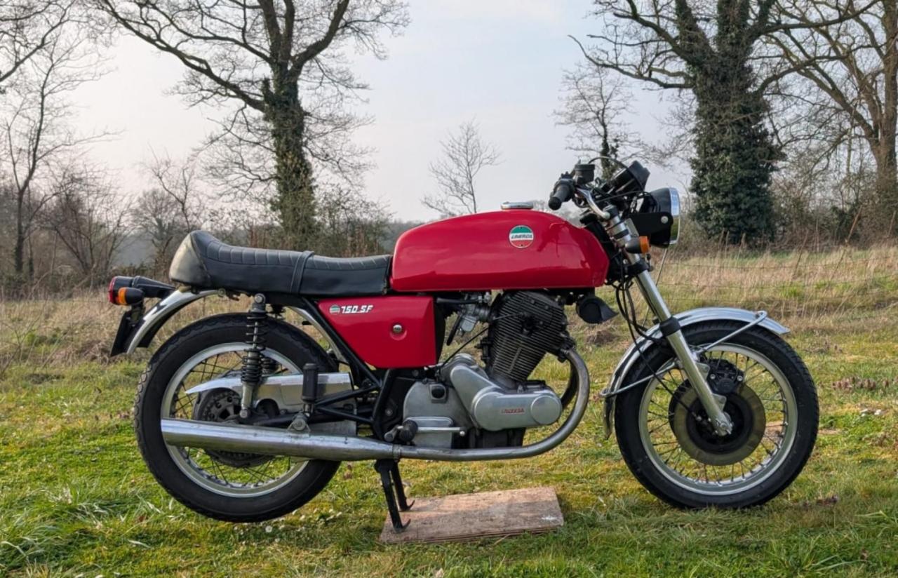 1976 Laverda SF750 with dutch registration papers LesAnciennes.com