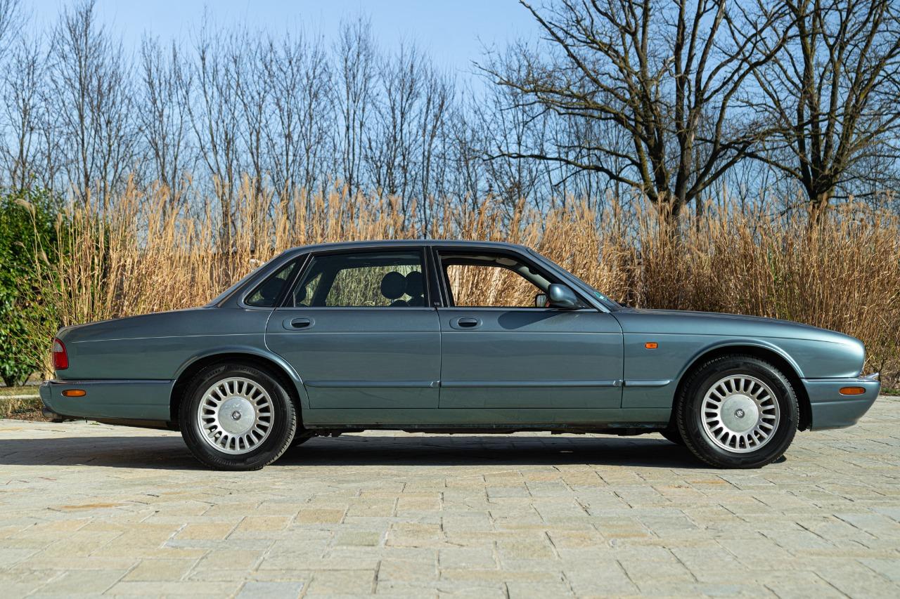 JAGUAR XJ8 3.2 EXECUTIVE - 1997 LesAnciennes.com