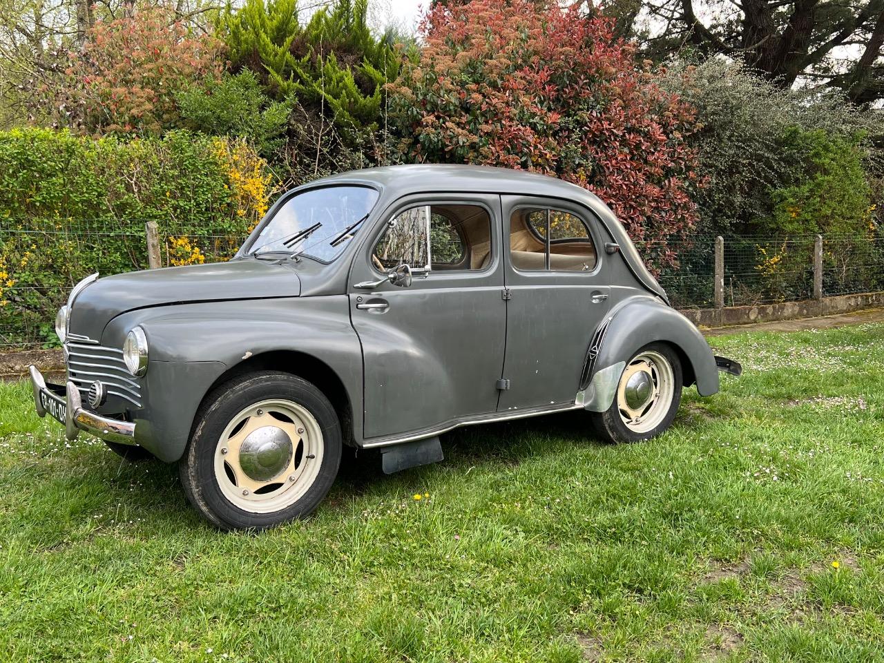 RENAULT 4CV - 1953 LesAnciennes.com