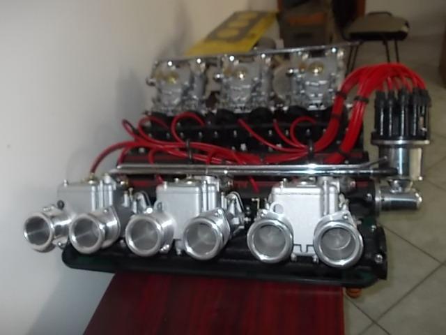 Table bais avec carburateurs Ferrari 365/400 LesAnciennes.com