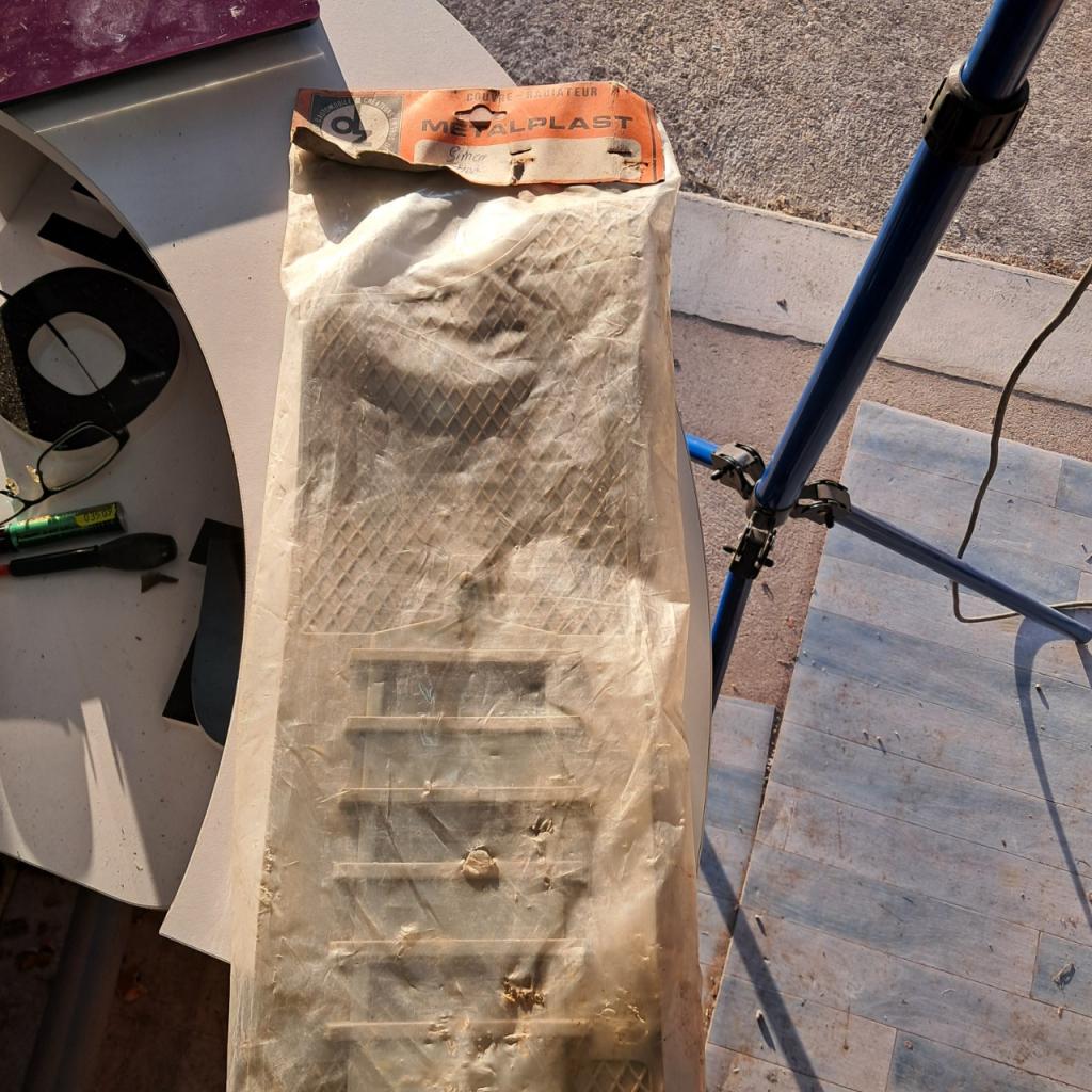 Couvre calandre hiver SIMCA 1100 neuf LesAnciennes.com