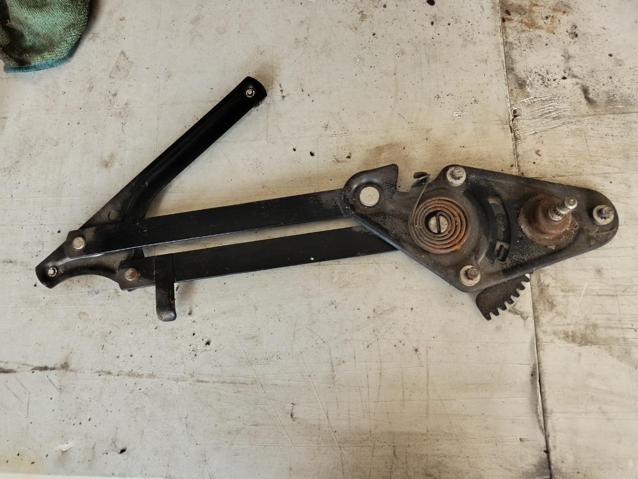 Mécanisme de vitre LesAnciennes.com