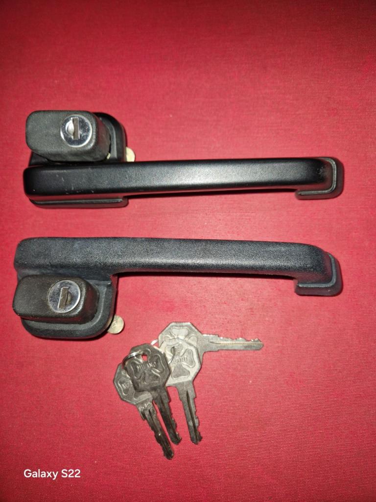 Poignées de portes LesAnciennes.com