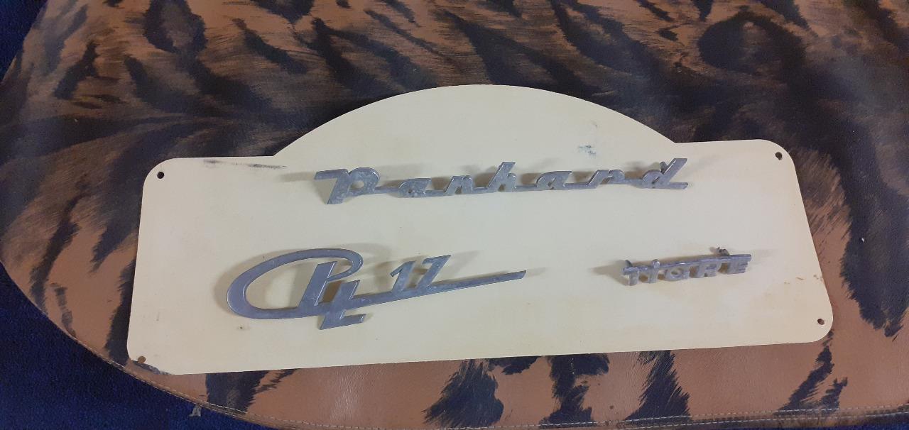 Logos PANHARD PL 17 LesAnciennes.com