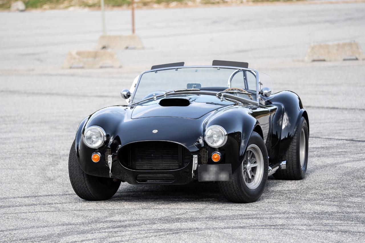AC Cobra 427 - 1985 LesAnciennes.com