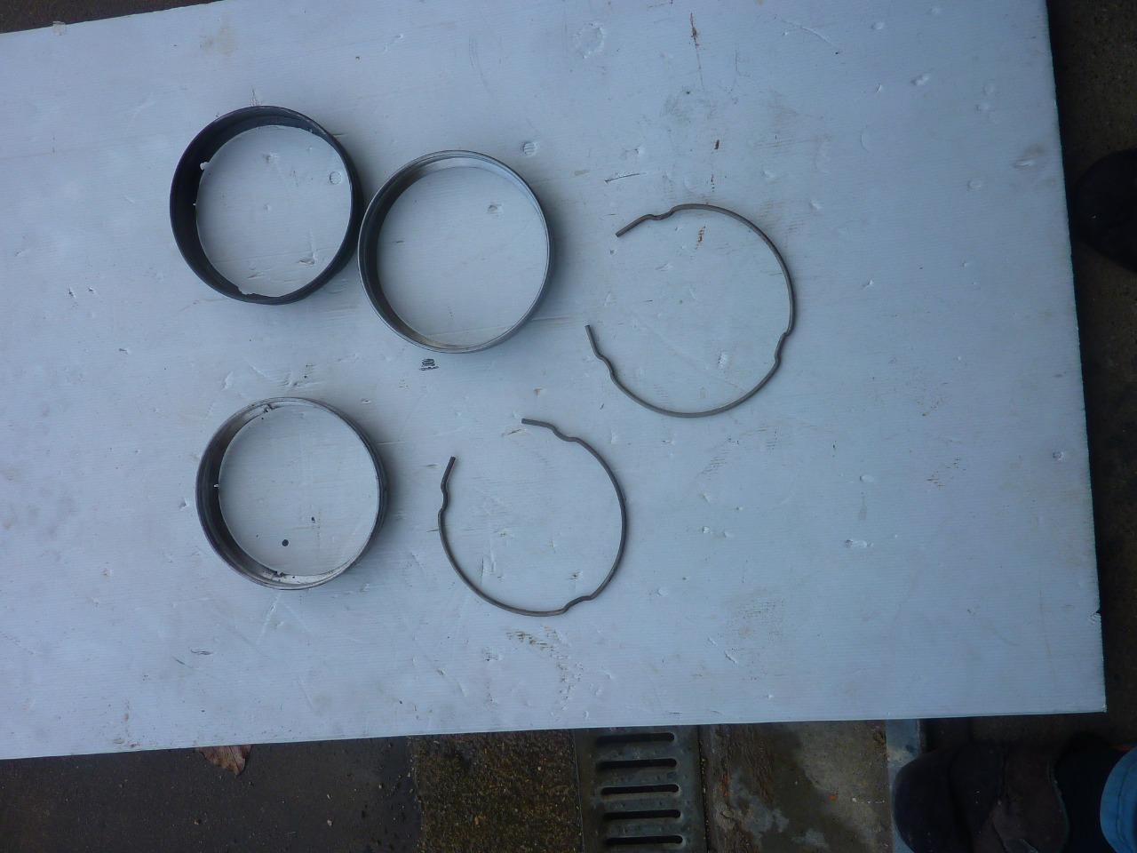 Fixation enjoliveurs SIMCA 8 LesAnciennes.com