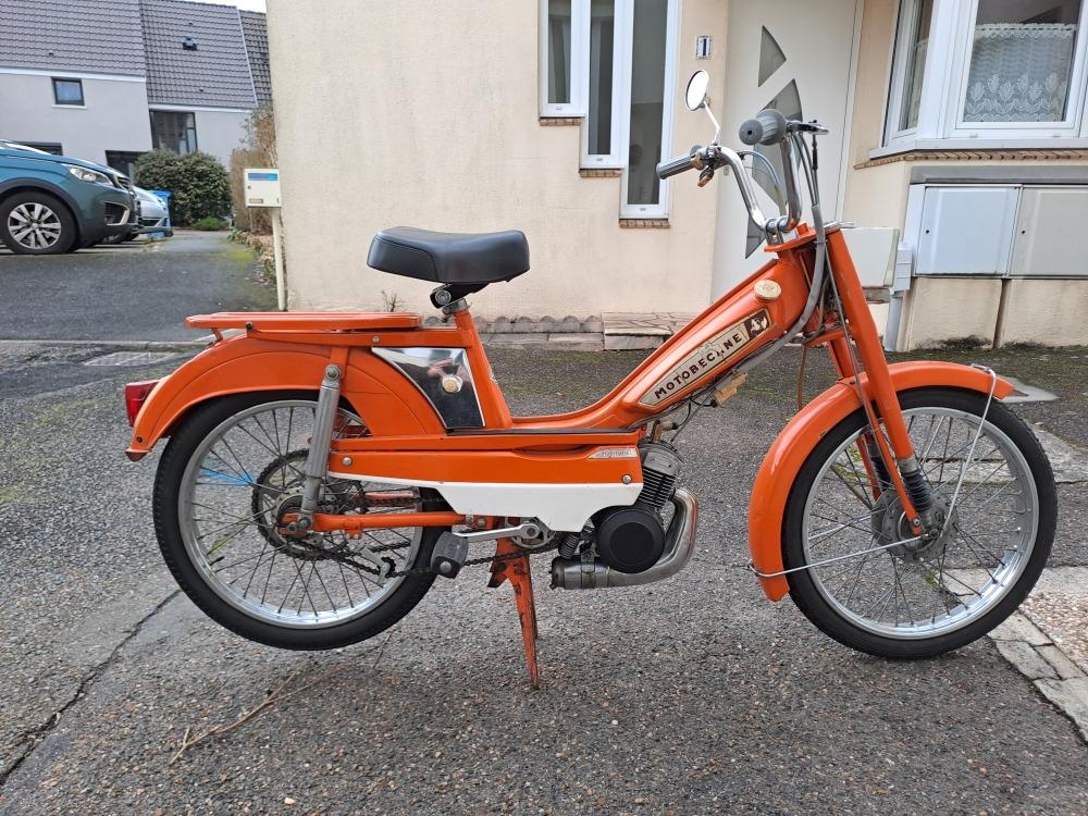 MOTOBECANE 50 V - 1975 LesAnciennes.com