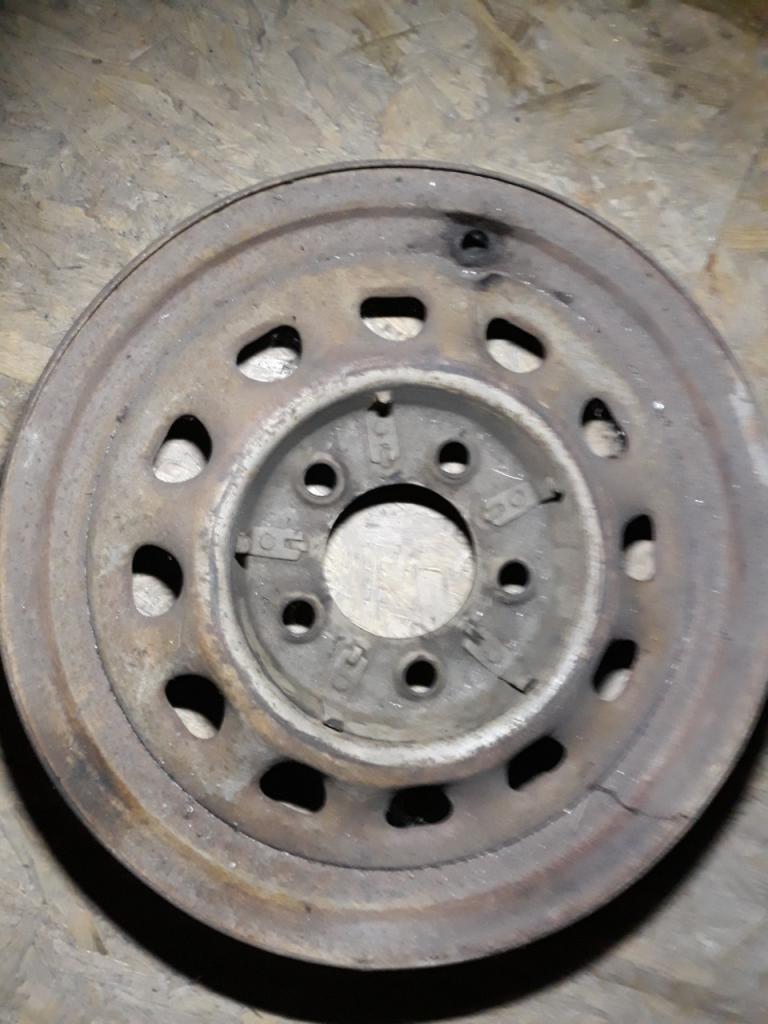 Lot de pièces RENAULT Novaquatre LesAnciennes.com