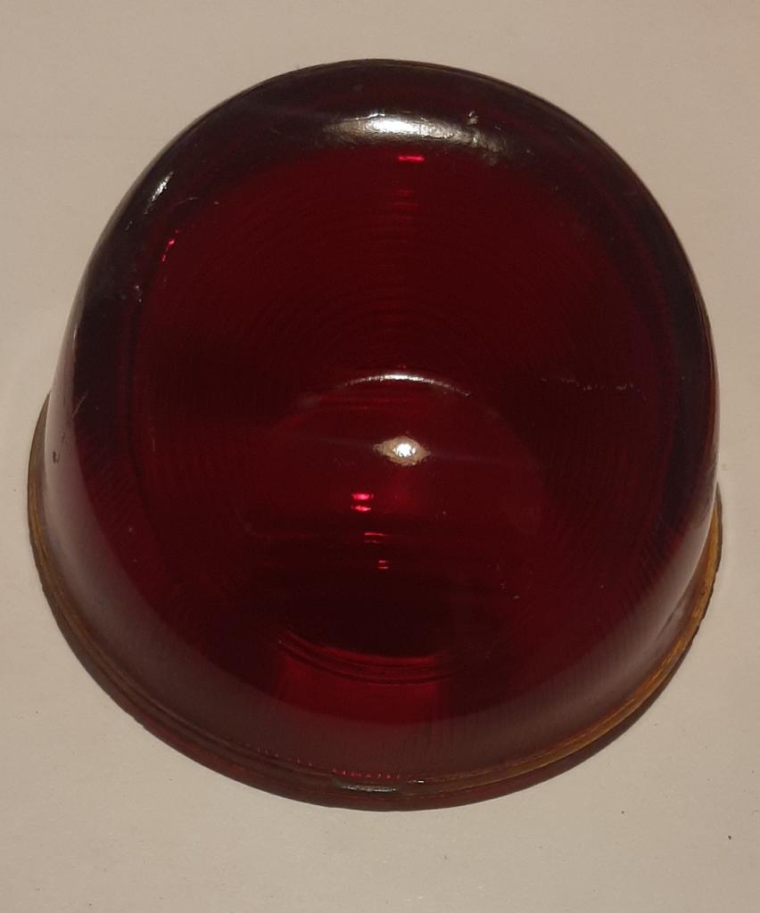 Pièces CITROEN Traction Cabochon feu arrière LesAnciennes.com