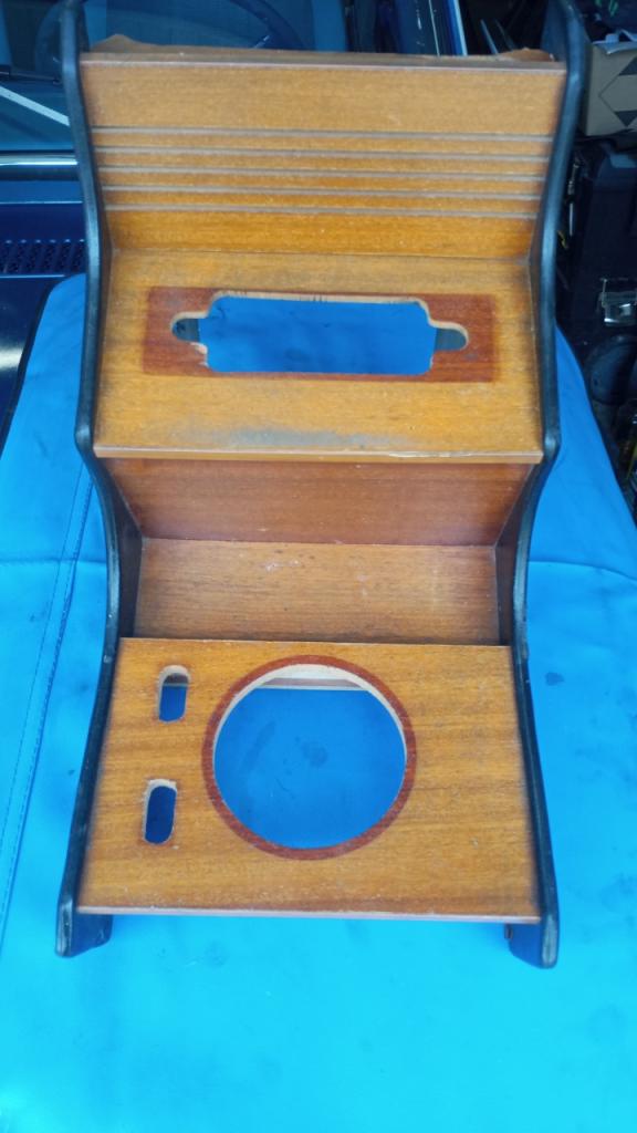 Console centrale autoradio LesAnciennes.com