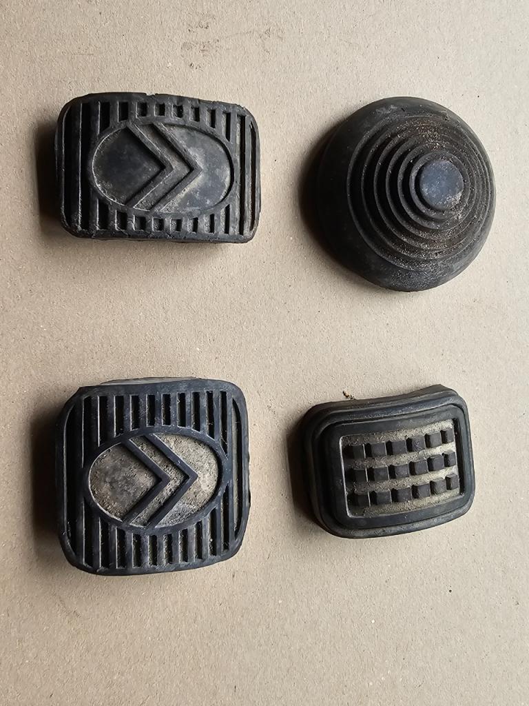 Caoutchouc pedale CITROEN DS LesAnciennes.com