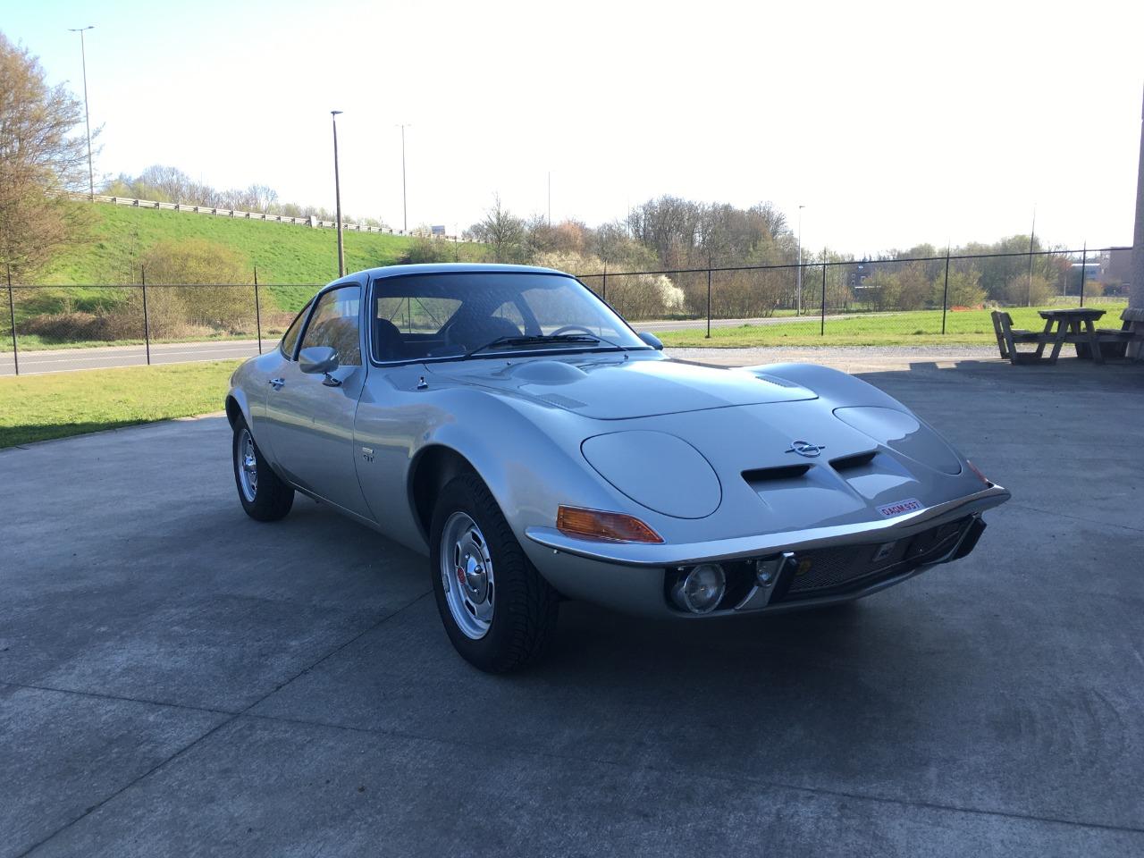 OPEL GT 1900 - 1970 LesAnciennes.com