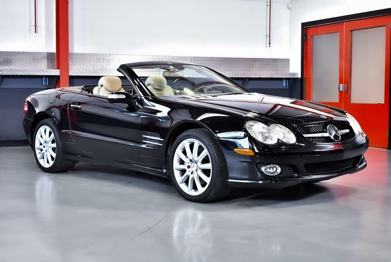 2008 Mercedes-Benz R230 SL550 Convertible 5,5L V8 LesAnciennes.com