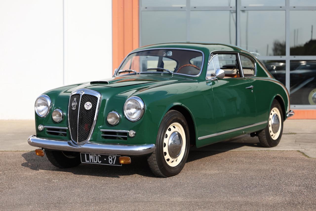 LANCIA Aurelia B20 GT - 1957 LesAnciennes.com