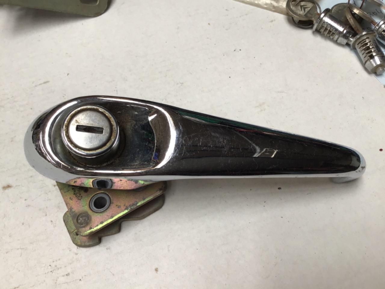 POIGNÉE PORTE FIAT 500 LesAnciennes.com