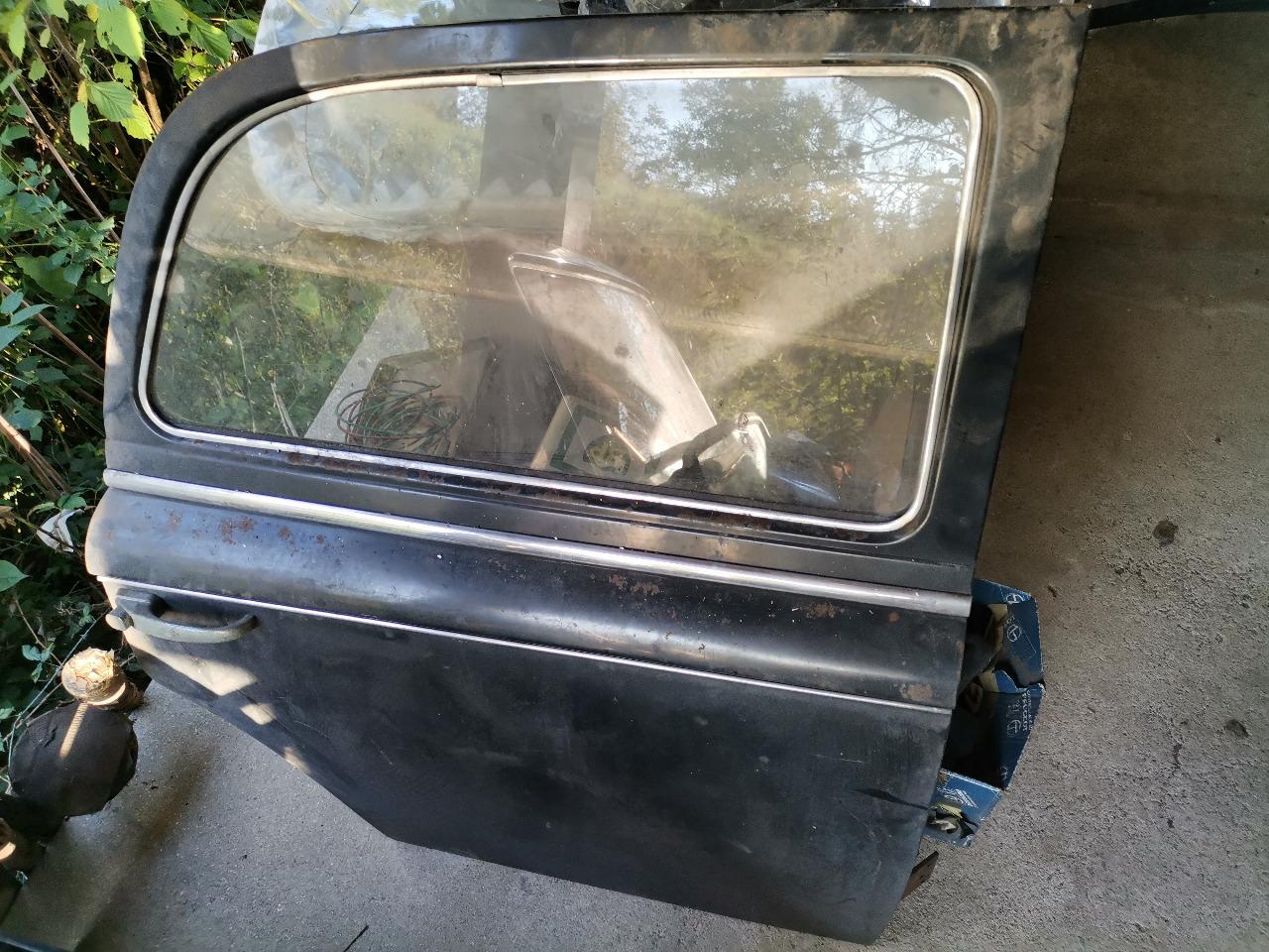 Porte PEUGEOT 403 BERLINE LesAnciennes.com