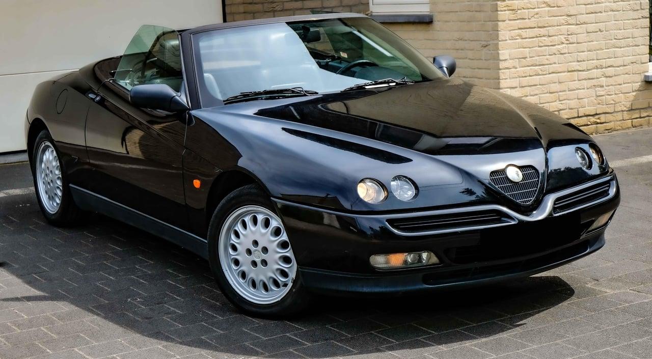 1997 Alfa Romeo Spider 2.0 Twin Spark 916 LesAnciennes.com