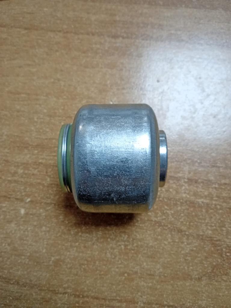 Silentblocs suspension arrière Lamborghini Diablo LesAnciennes.com