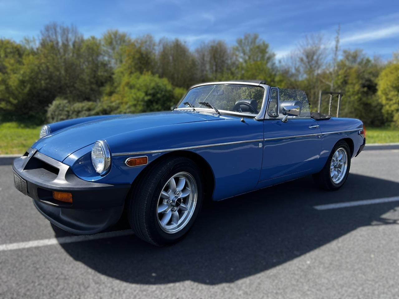 MG MGB COMPRESSEUR - 1977 LesAnciennes.com