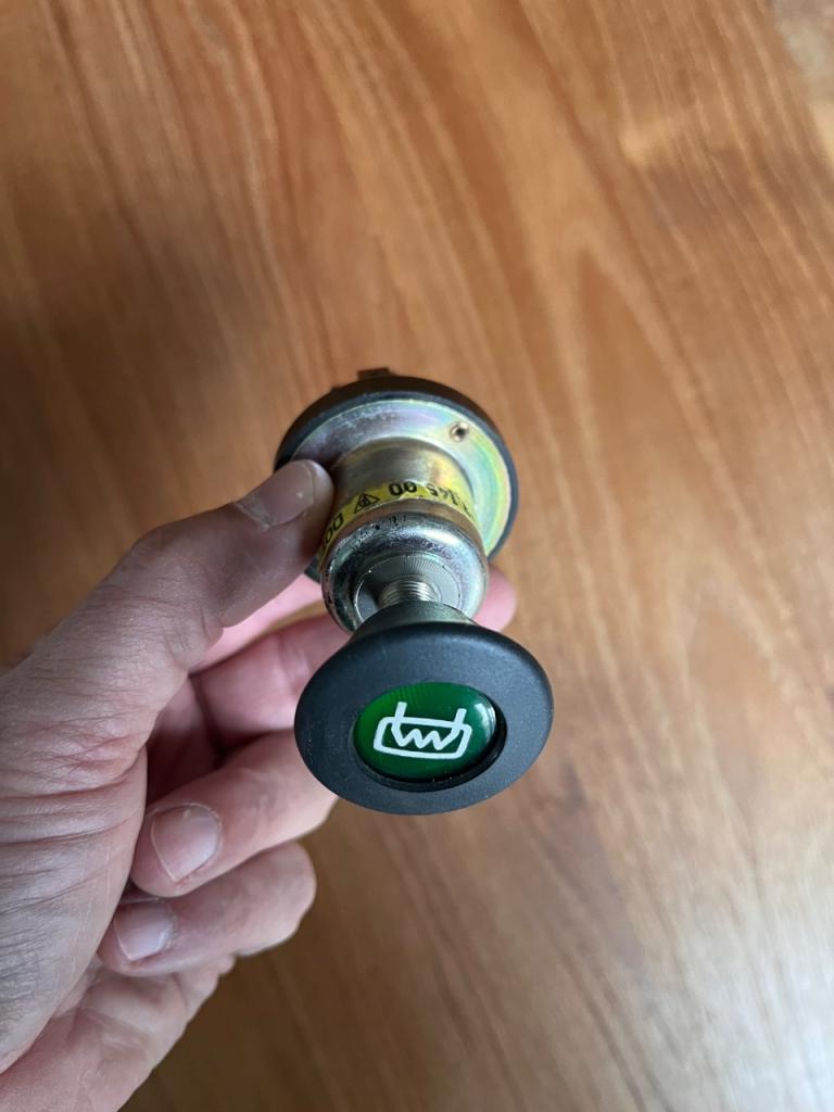 Interrupteur dégivrage Porsche 911 LesAnciennes.com