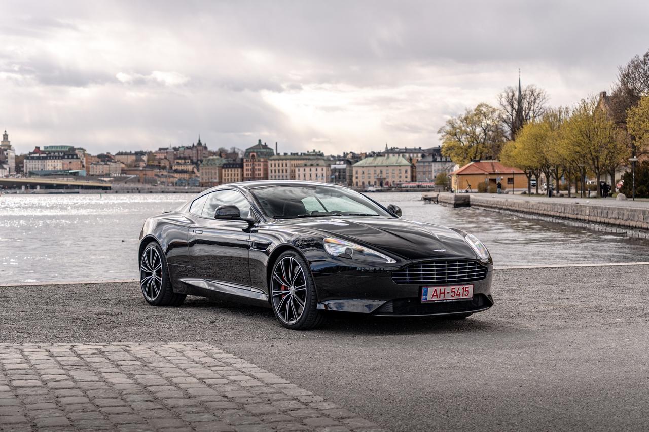 2015 Aston Martin DB9 Carbon Edition LesAnciennes.com