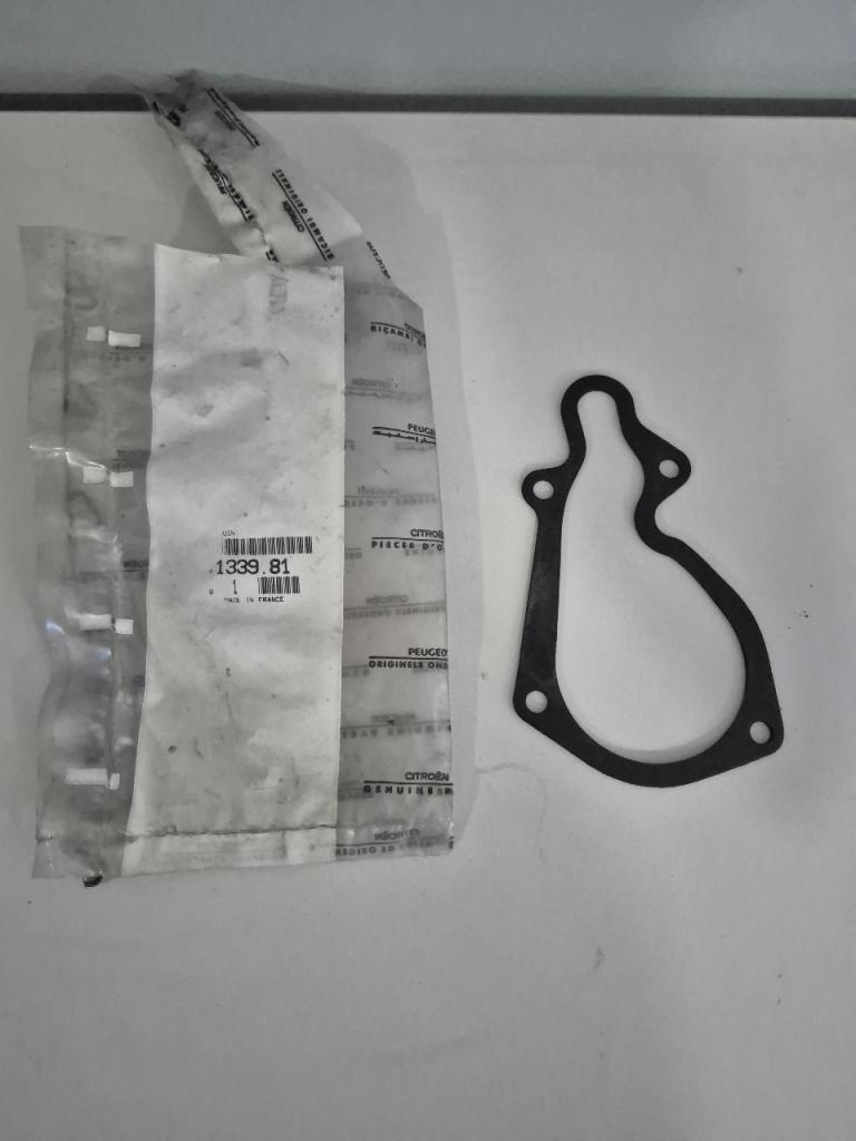 Joint Boitier d'eau Peugeot 405 XUD LesAnciennes.com