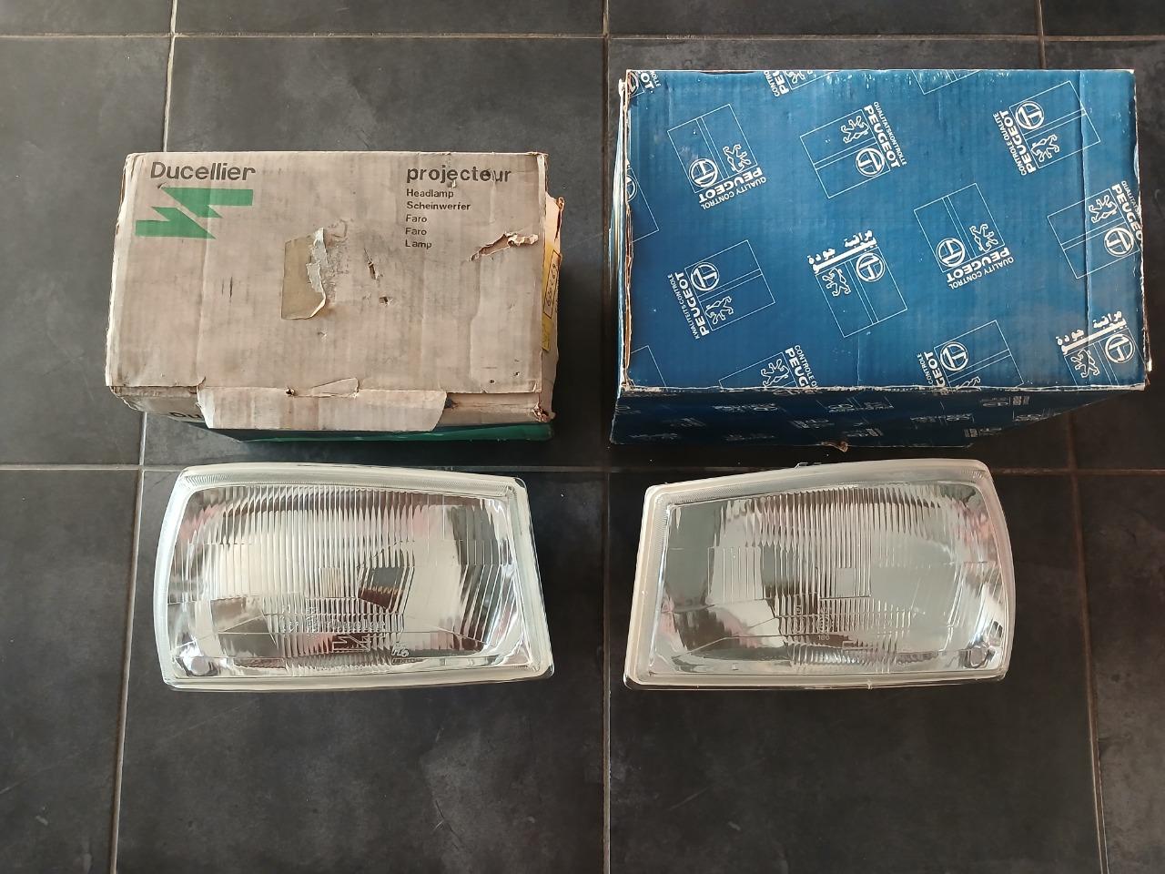 Phares DUCELLIER H4 PEUGEOT 504 LesAnciennes.com