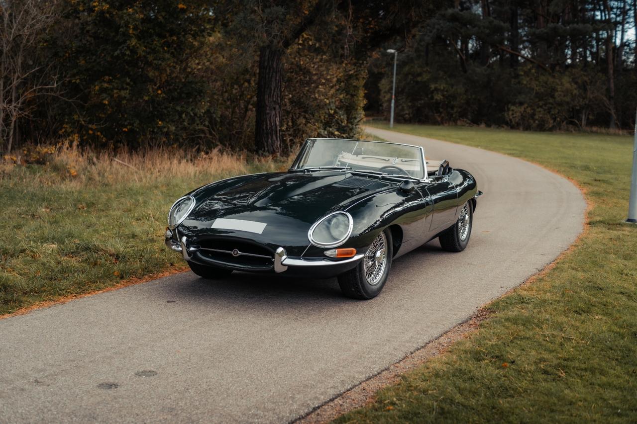 1967 Jaguar E-Type Series 1 OTS LesAnciennes.com