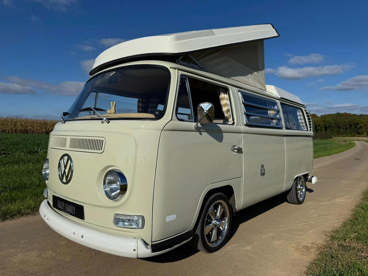 VOLKSWAGEN Combi 23-517 T2a Westfalia - 1970 LesAnciennes.com