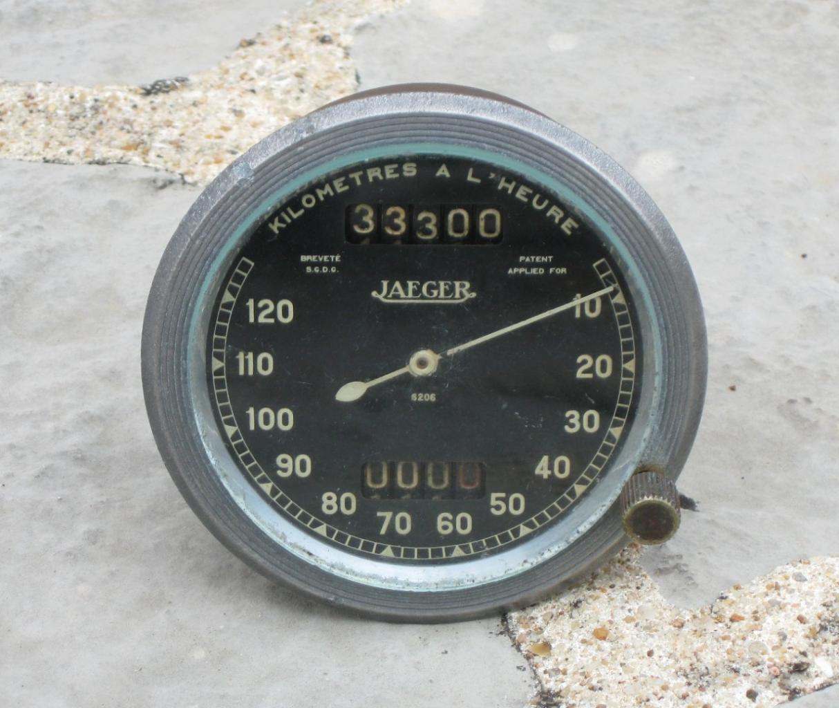 Compteur Jaeger années 20 à Restaurer LesAnciennes.com
