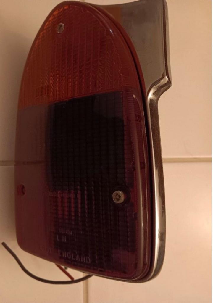 Pièces JAGUAR XJ6 Série 2 feux arrieres LesAnciennes.com