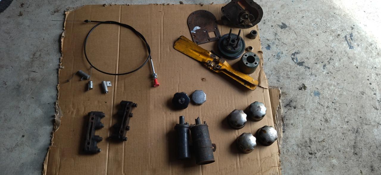 Lot de pièces CITROEN AC4 G LesAnciennes.com