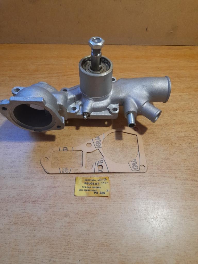 Pompe a eau Peugeot 504 505 PA389 LesAnciennes.com