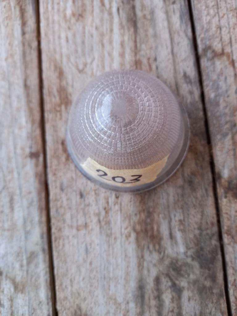 Veilleuse PEUGEOT 203 LesAnciennes.com