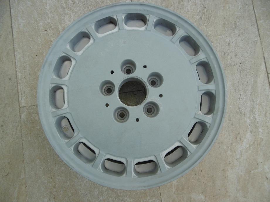 Jante alu Mercedes W124 - 230 - 250 - 280 - 300 LesAnciennes.com